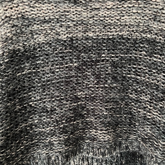 Cropped Ombre Effect Sweater - Picture 3 of 5